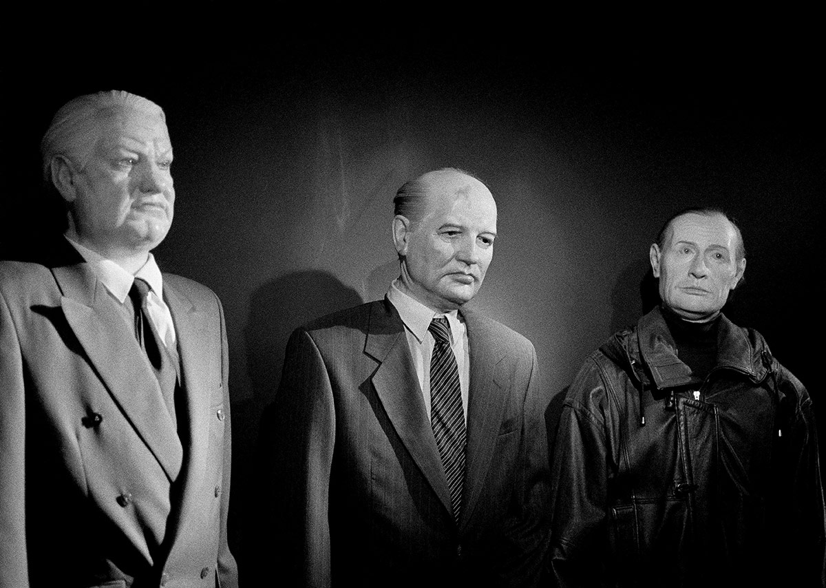 Boris Nikolajewitsch Jelzin, Michail Sergejewitsch Gorbatschow und Wladimir Wladimirowitsch Putin besuchen Madame Tussaud‘s Wachsmuseum in Prag.