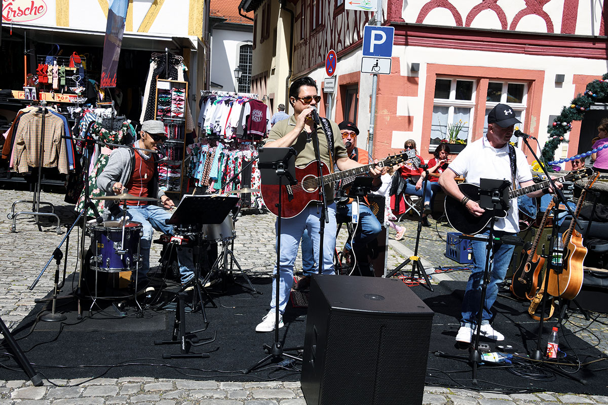 Ohne Musik und Tanz gehen Oldtimer-Treffen gar nicht.