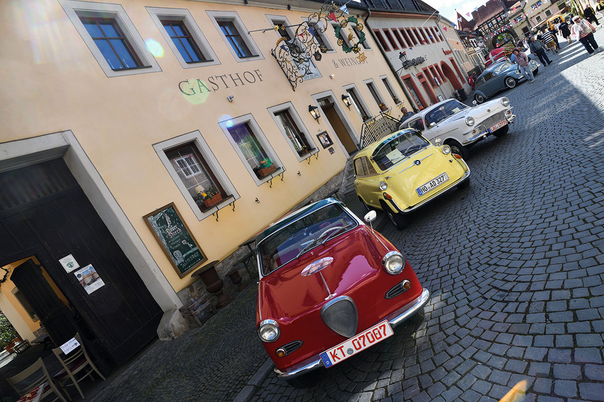 Deutsche Traumautos vom Goggo-Cabriolett bis zum VW-Käfer, mit denen man es sogar bis nach Italien schaffte.