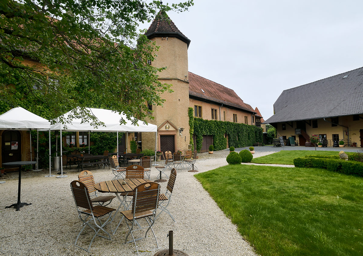 Wörners Schloß ist Wellnesshotel, Weingut und Restaurant mit Gourmetküche und offensichtlich auch ein Ort