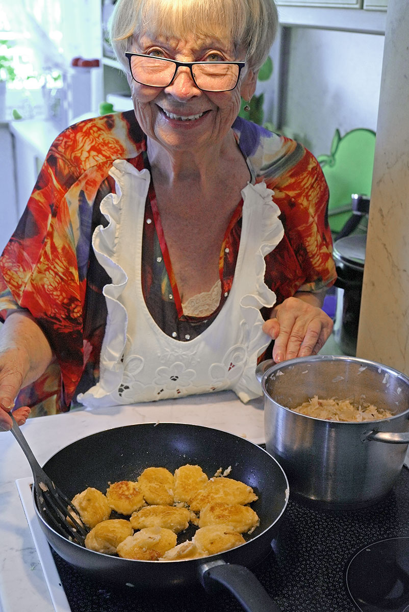 Wer Rosemarie Feser beim Kochen zusehen darf, weiß, das kann nur gut schmecken … und es schmeckt auch ohne Fleisch.